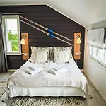 Hotel Aurora Estate