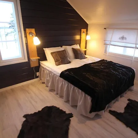 فندق Aurora Estate 4*